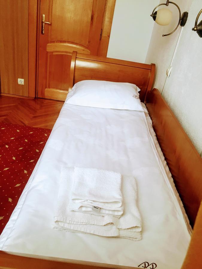 Pensiunea Puiu Popa Кодлеа Екстериор снимка